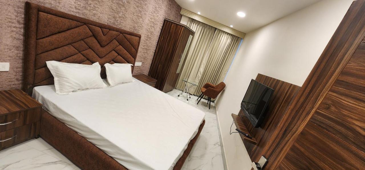 לודהיאנה Ovel Hotel מראה חיצוני תמונה